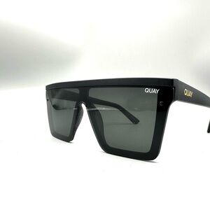 Quay Australia Hindsight Oversized Shield Sunglasses Matte Black Smoke Polarized